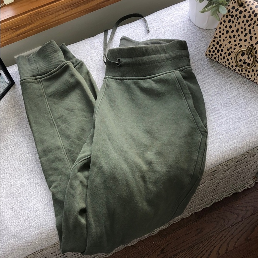 Lululemom joggers